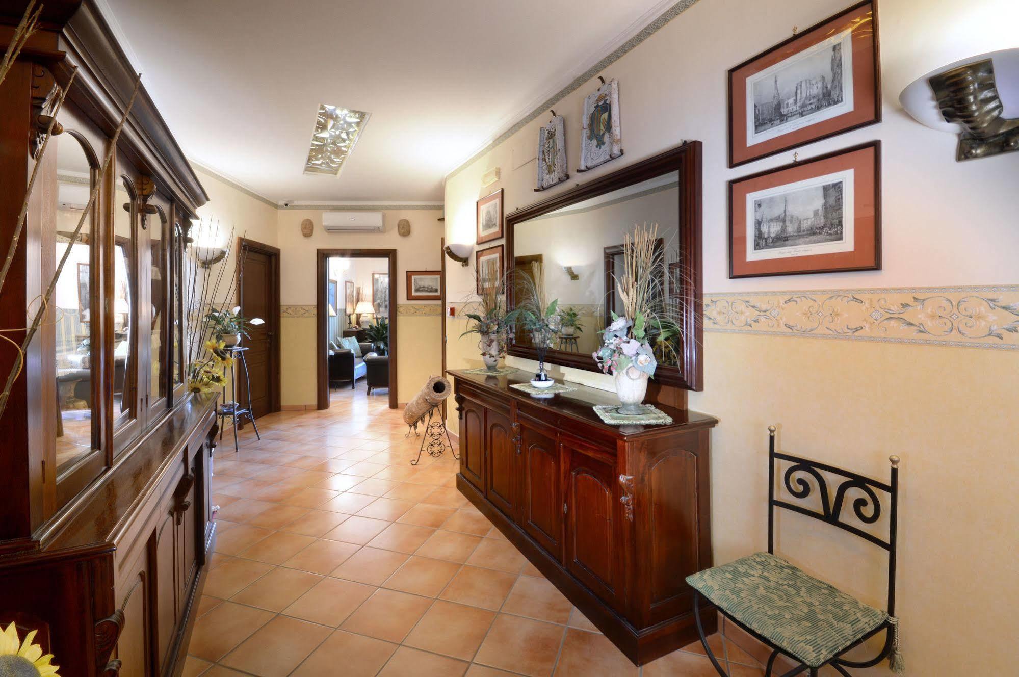 Pinto-Storey Hotel Naples Exterior photo