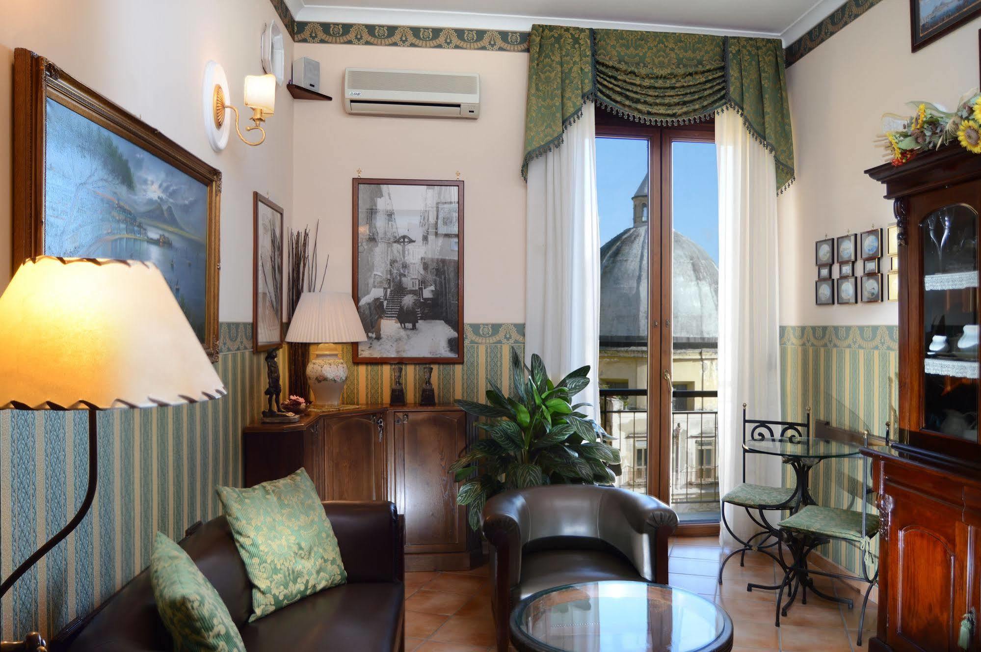 Pinto-Storey Hotel Naples Exterior photo